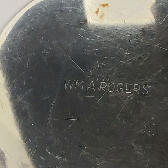 WM A ROGERS Vintage Silver Plated Sugar and Creamer Set - Picture 7 of 10